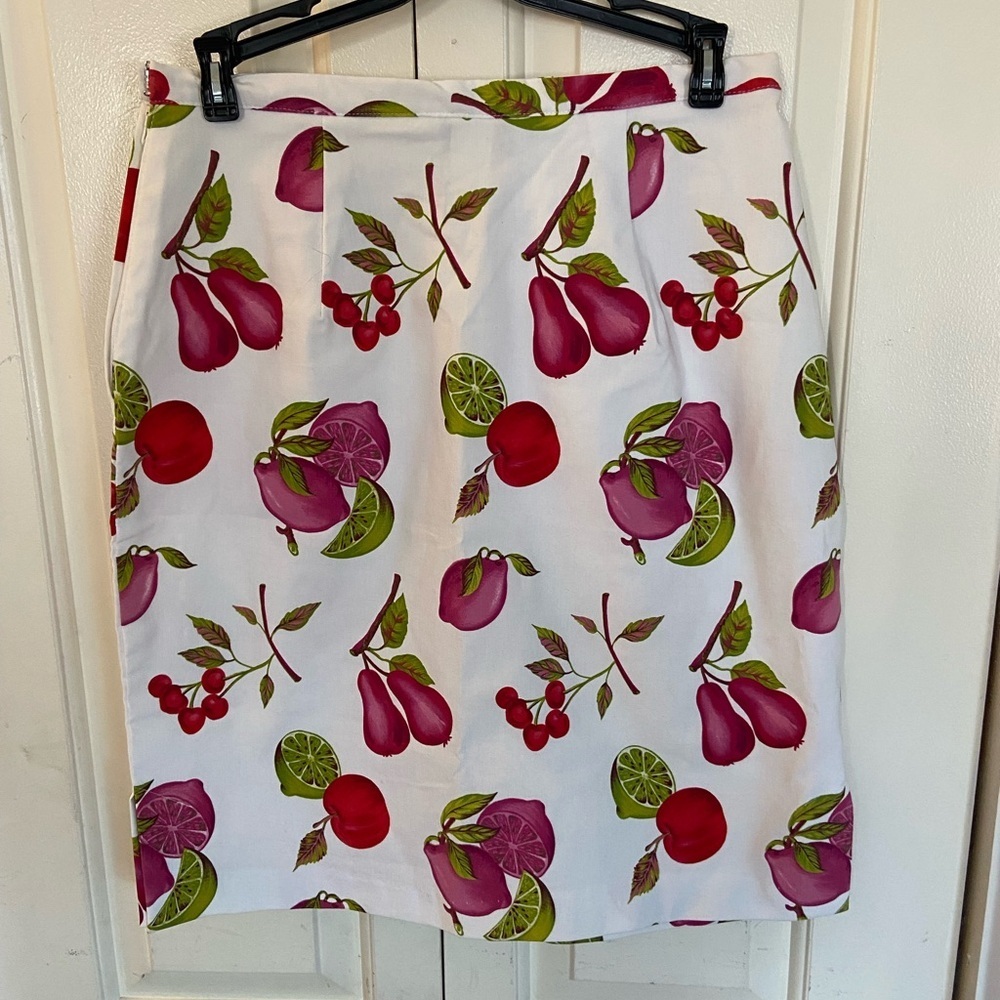 Chelsea Studio Skirt, size 10
